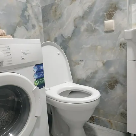 з виглядом на історичний центр львова