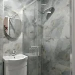з виглядом на історичний центр львова *