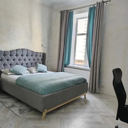 з виглядом на історичний центр львова Lemberg