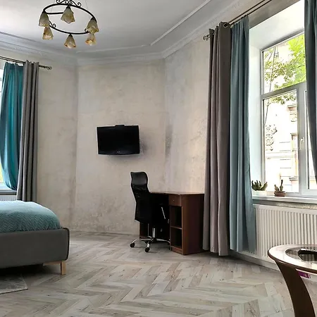 з виглядом на історичний центр львова Apartment *
