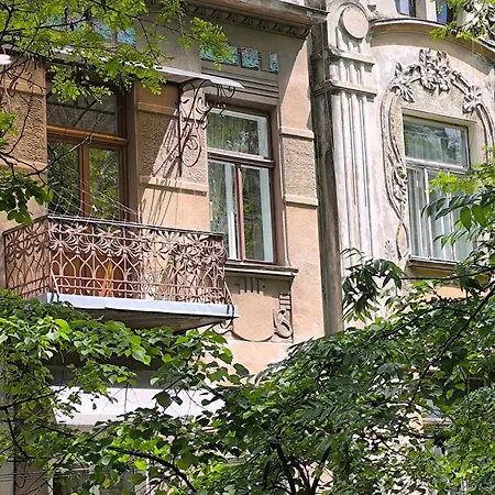 з виглядом на історичний центр львова Apartment *