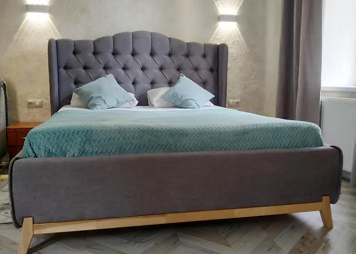 з виглядом на історичний центр львова * Lviv