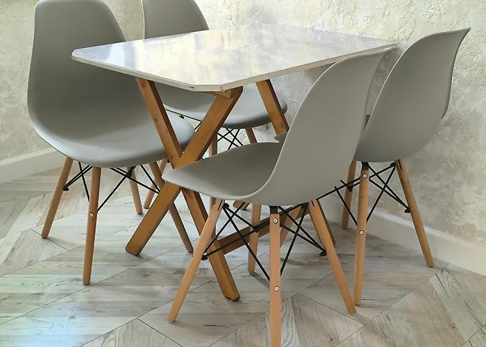 з виглядом на історичний центр львова Lviv